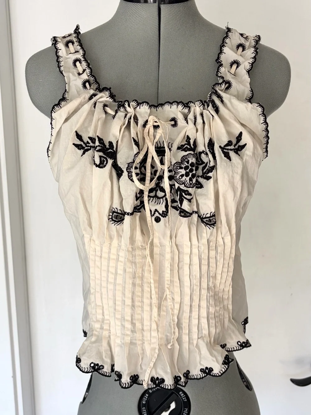 Free People Cotton Embroidered Camisole, lacing and pleat detail, smocked, S,EUC